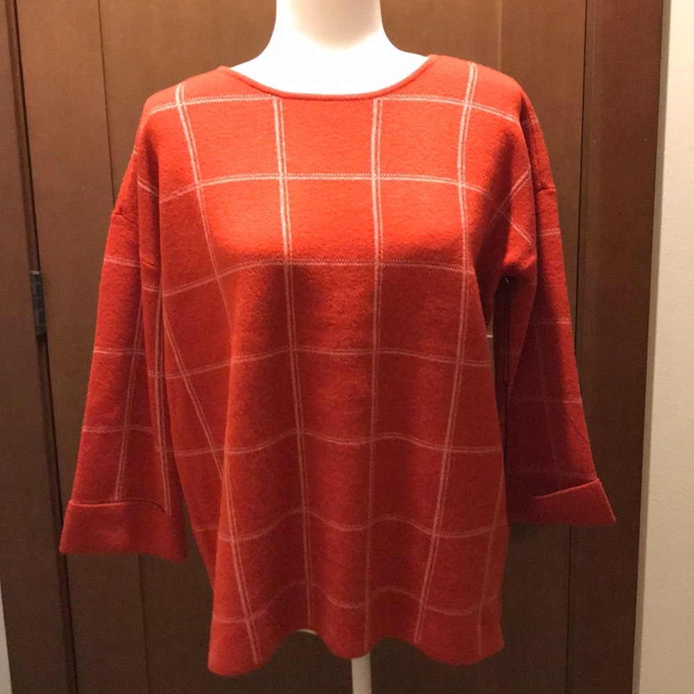 NWT - Tahari Sweater - Perfect for Fall